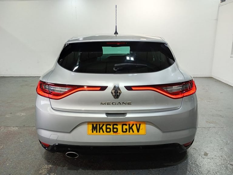 2016 Renault Megane 1.6 dCi Signature Nav Hatchback 5dr Diesel Manual Euro 6 (s/s) (130 ps) Hatch...