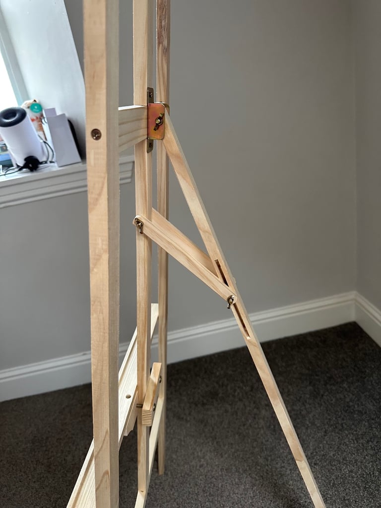 Easel 