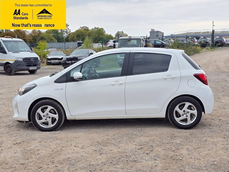 2016 Toyota Yaris 1.5 VVT-h Icon Hatchback 5dr Petrol Hybrid E-CVT Euro 6 (101 ps) Hatchback Hybr...
