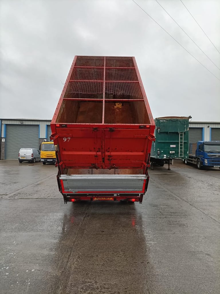 2017 Iveco Tipper Steel bulk body barn doors low k Other