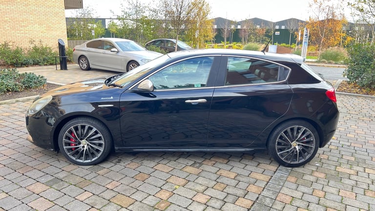 Alfa Romeo, 1.4L Sportiva Turbo Petrol GIULIETTA, Hatchback, 2012, Manual, 1368 (cc), 5 doors