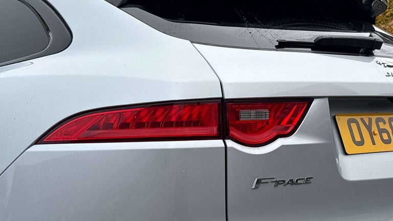 2018 Jaguar F-Pace 2.0d R-Sport 5dr Auto AWD Estate Diesel Automatic
