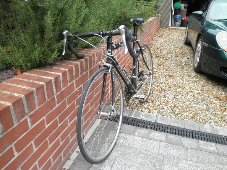 Cannondale R500 racing cycle