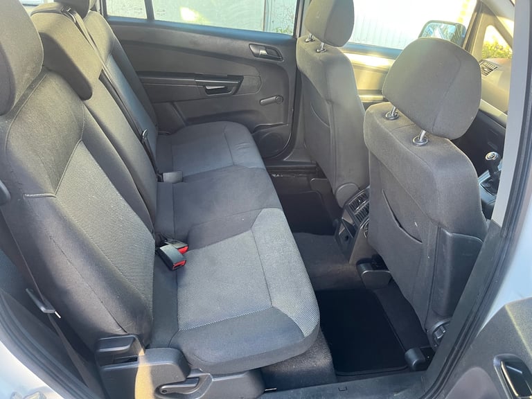 VAUXHALL ZAFIRA 7 SEATS NEW MOT CHEAP TAX 