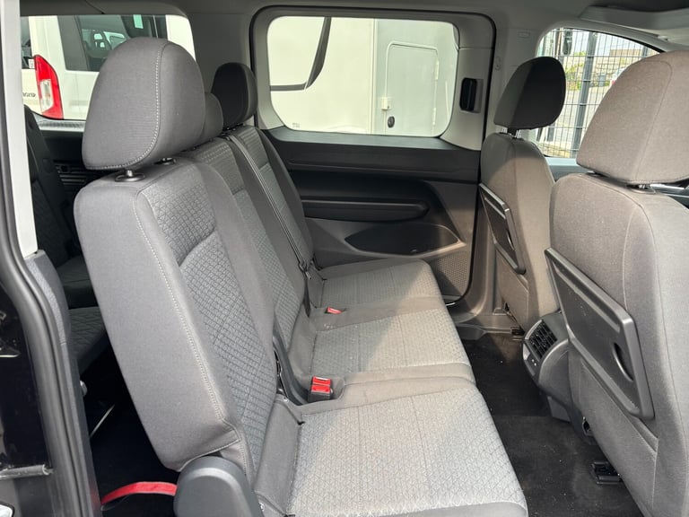 2022 Ford Tourneo Connect 2.0 EcoBlue Titanium 5dr [7 seat] MPV Diesel Manual