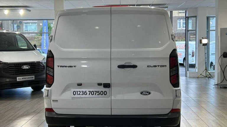  Ford Transit Custom 2.5 PHEV 232ps H1 Van Trend Auto Van Plug-In Hy Automatic