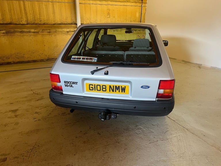 Ford Escort MK4 1.6GL Estate - Walk Around Video
