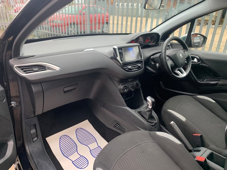 2014 Peugeot 208 STYLE *** RAC APPROVED *** RAC WARRANTY *** Hatchback Petrol Manual