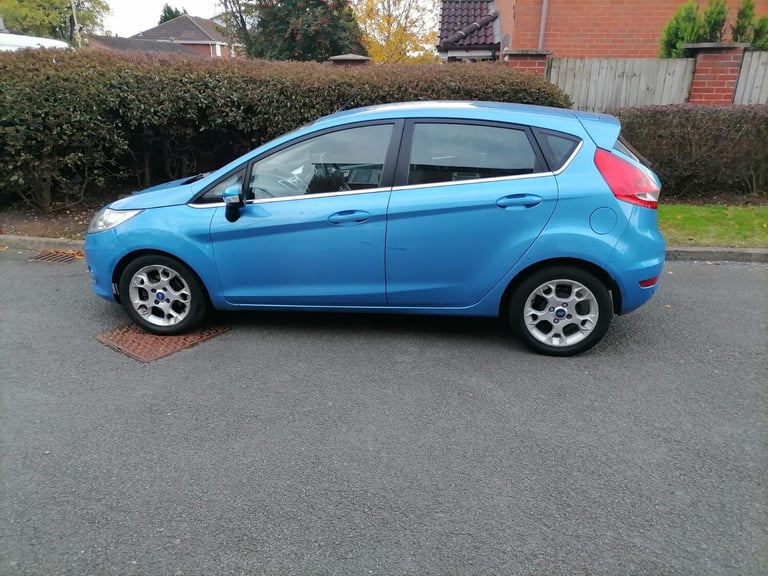 2011 Ford Fiesta 1.4 Zetec 5dr Auto HATCHBACK Petrol Automatic