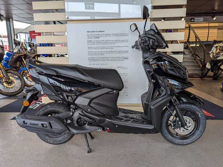 NEW Yamaha RayZR 125 Learner Legal Scooter. (Black) JUST £2,500 (No Admin Fees)
