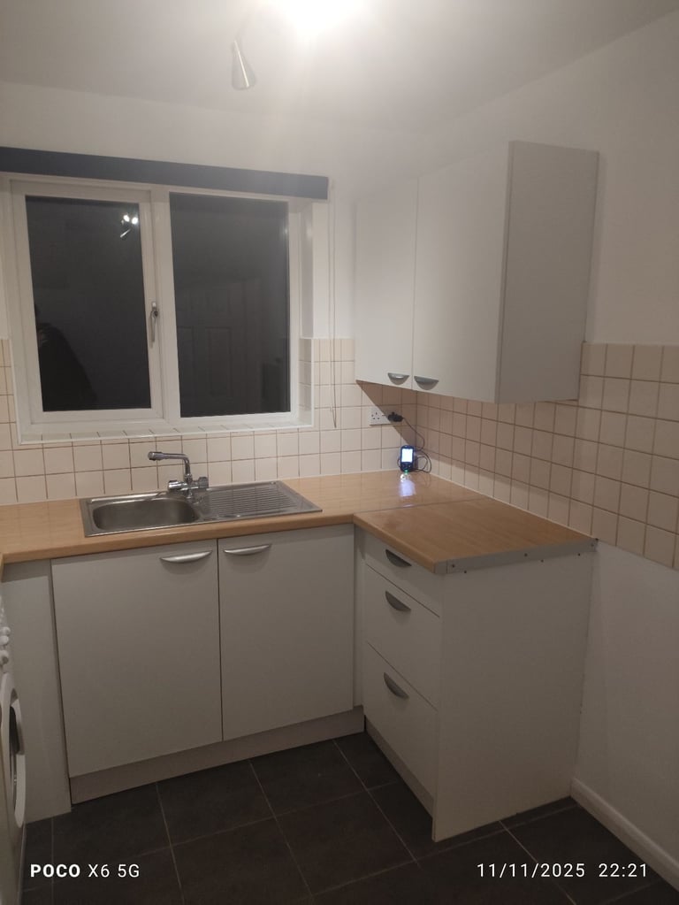 3 bedroom semi-detached house for rent (available now) Internal photos