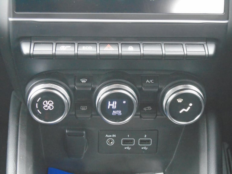 2022 Renault Clio 1.0 TCe Iconic Euro 6 (s/s) 5dr HATCHBACK Petrol Manual