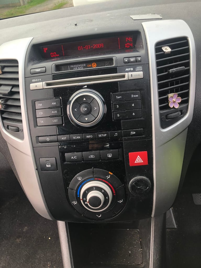 Kia, VENGA, Hatchback, 2011, Manual, 1396 (cc),5 doors - Image 4