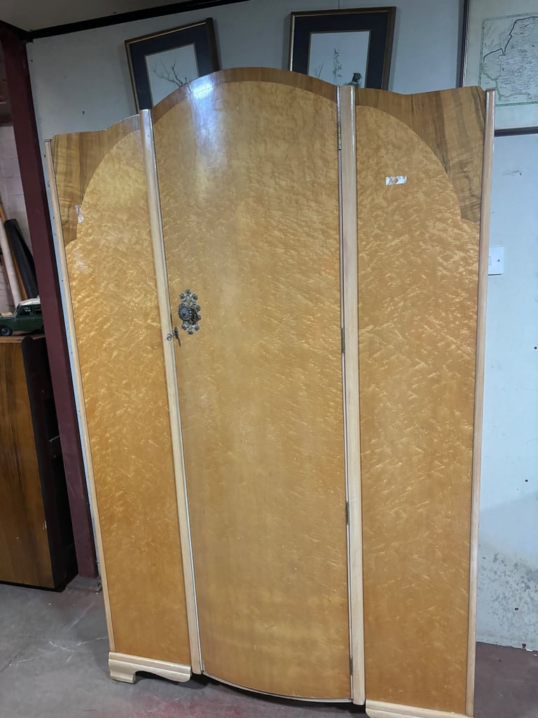 Vintage maple wardrobe 