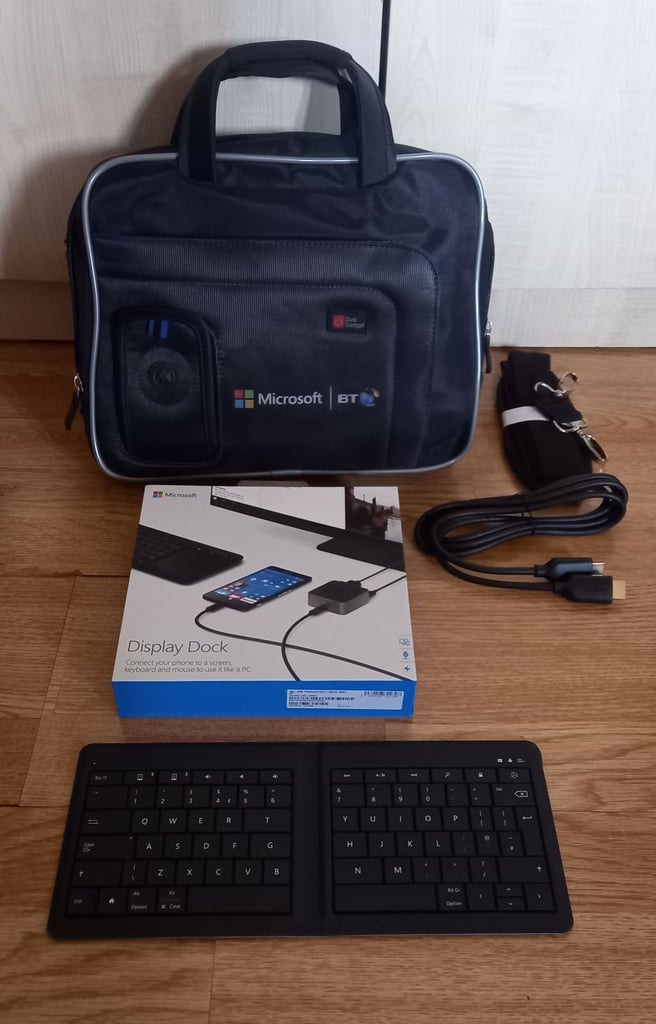 New Microsoft Display Dock with keyboard