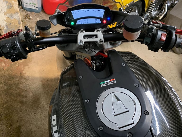 2010 Ducati M1100 MONSTER STREETFIGHTER STYLE CLASSIC MOTORCYCLE (LOW MILES)