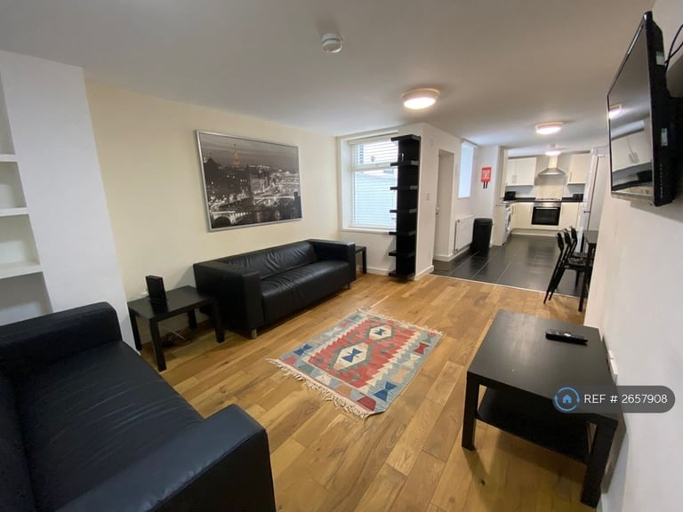 6 bedroom house in Empress Road, Kensington, Liverpool, L7 (6 bed) (#2657908)