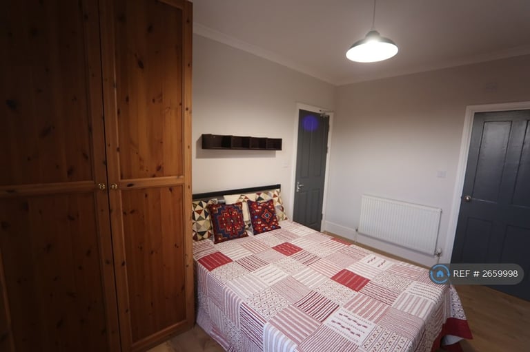 1 bedroom in Kent Road, Gravesend, DA11 (#2659998)
