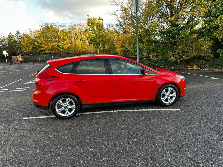 FORD Focus 1.5 Petrol 5 Doors 2013 with Parking Sensors & Low Mileage