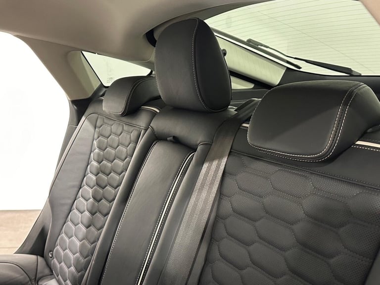 2018 Ford Mondeo 2.0 TDCi Vignale Hatchback 5dr Diesel Powershift Euro 6 (s/s) (180 ps) Hatchback...