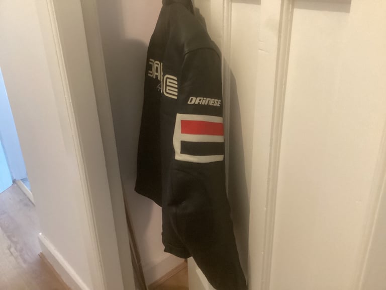 Dainese Men’s Tricolour Retro Leather Motorcycle Jacket Size EUR 56/UK 46