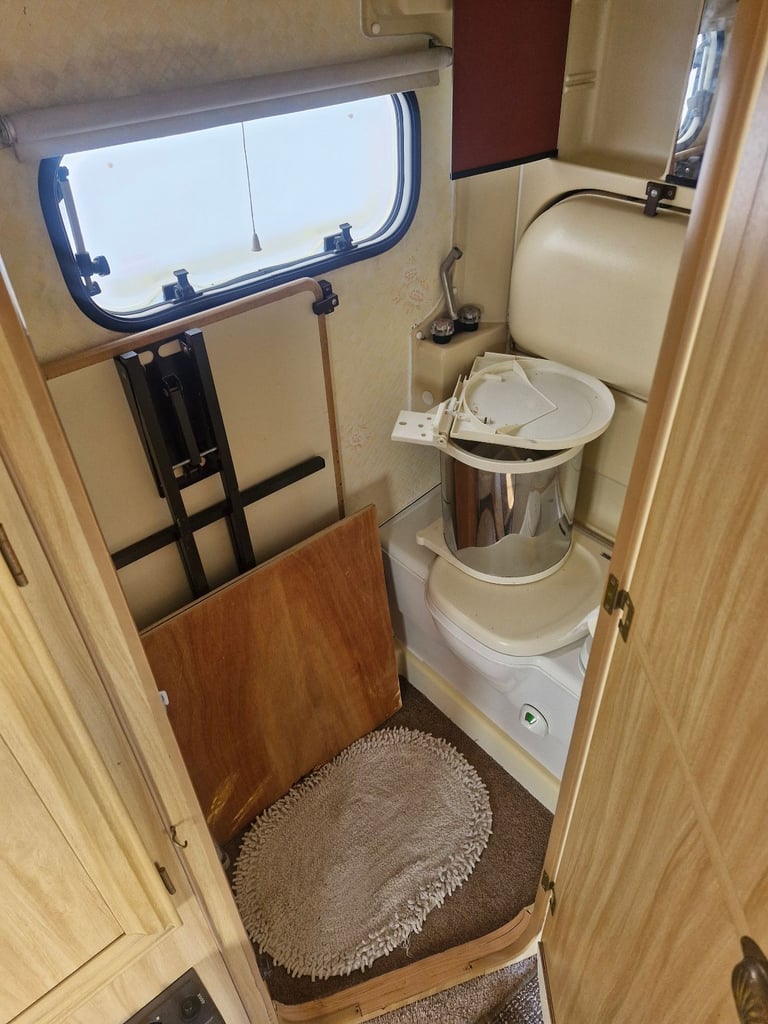 1992 fleetwood colchester 2 birth caravan