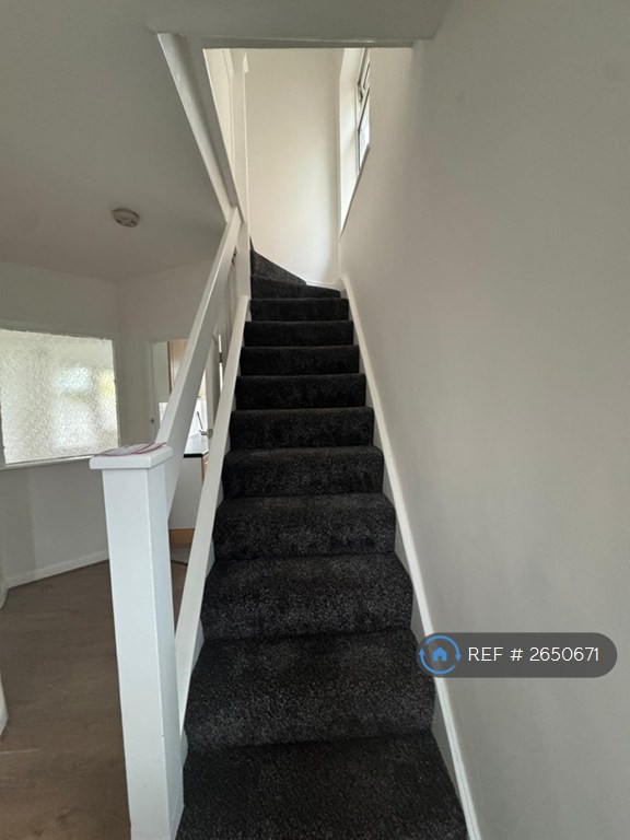 3 bedroom house in The Fairway, Northolt, UB5 (3 bed) (#2650671)