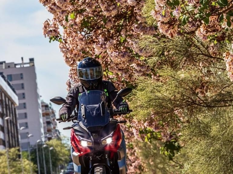 VOGE SR1 ADV 125 2025