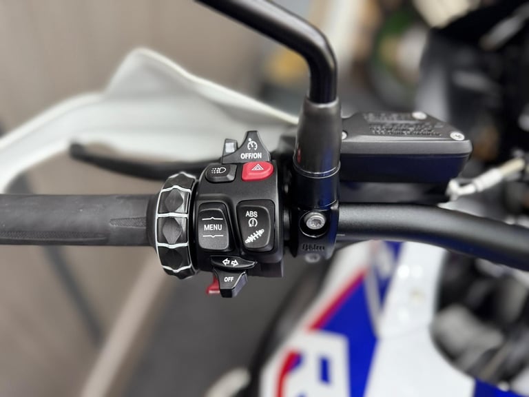 2020 20 BMW R1250GS Rallye - AKROPOVIC - Recent Service @ BMW Main Dealers