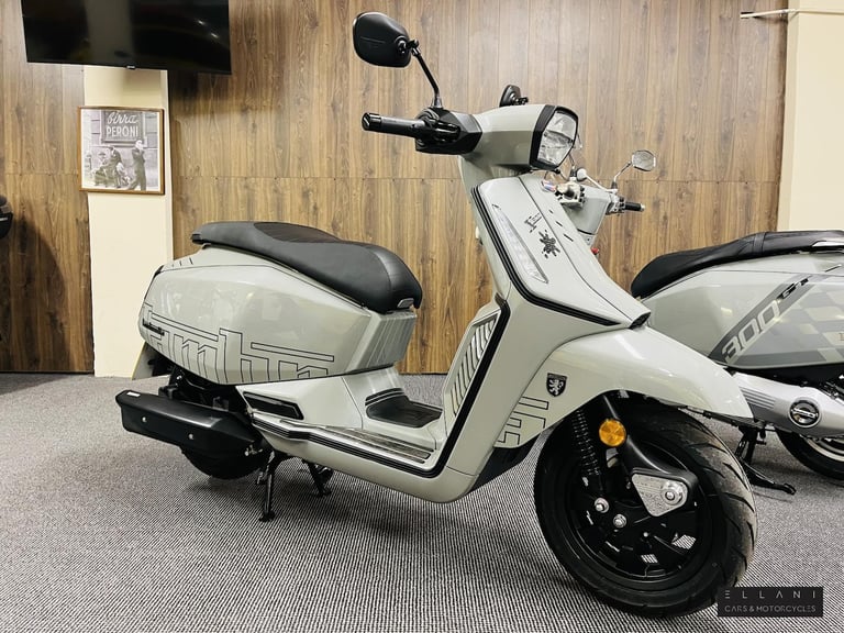 2025 Lambretta X 300 300 Scooter Petrol Automatic Euro 5 (25 ps) Scooter Petrol Automatic