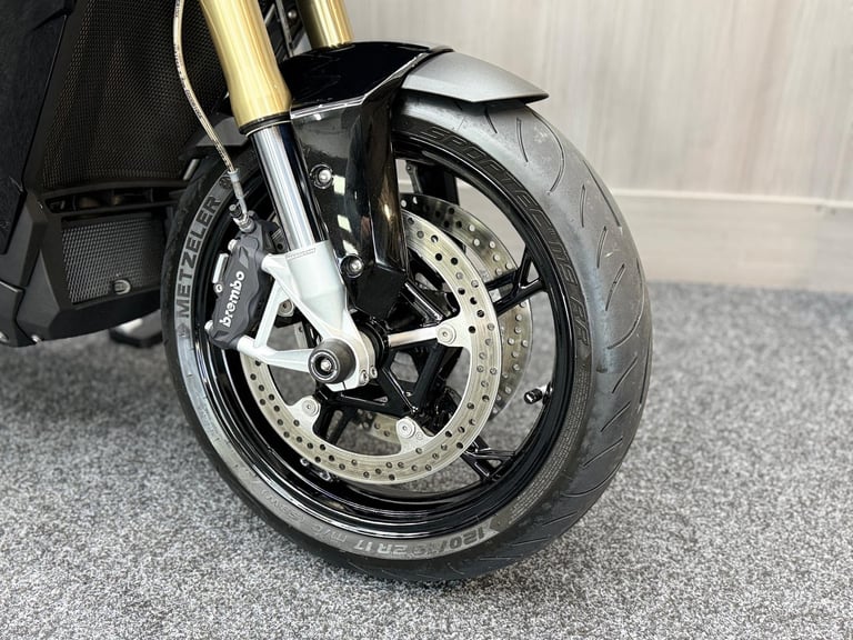2022 72 BMW S1000XR Triple Black TE Euro 5 - Stunning Bike - FSH - Akrapovic
