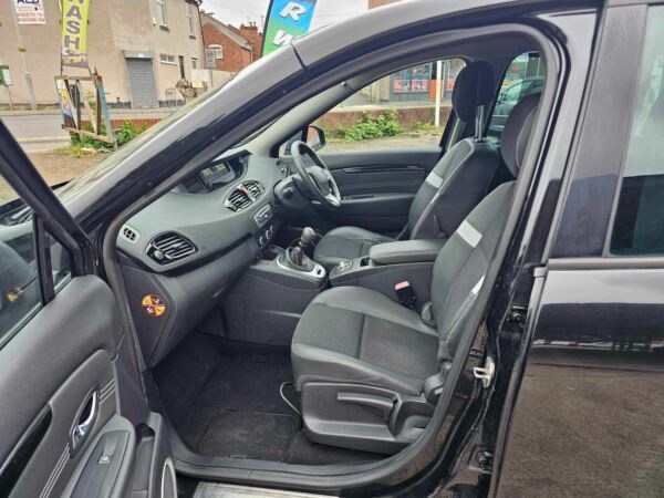 2011 Renault Scenic 1.5 dCi 110 Dynamique TomTom 5dr MPV Diesel Manual