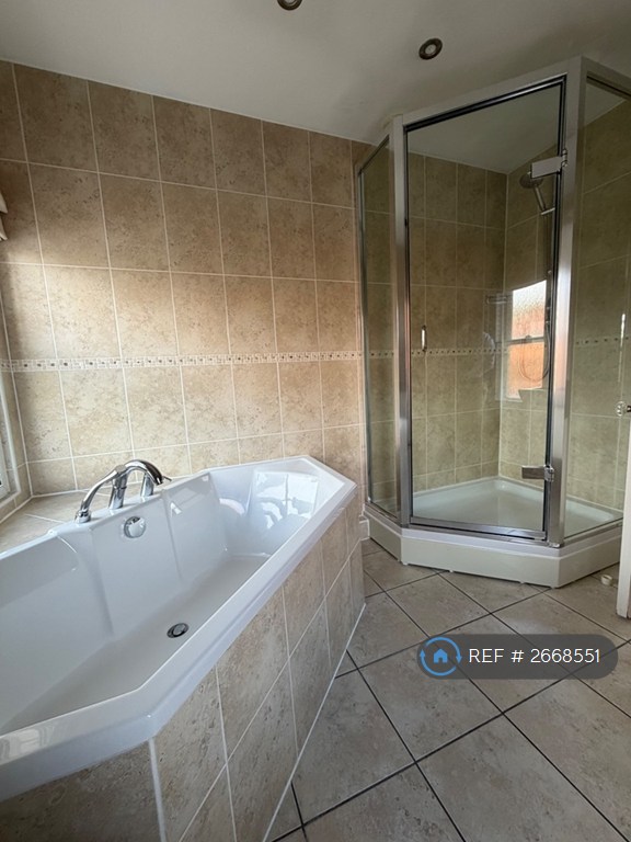 5 bedroom house in Queens Acre, Windsor, SL4 (5 bed) (#2668551)