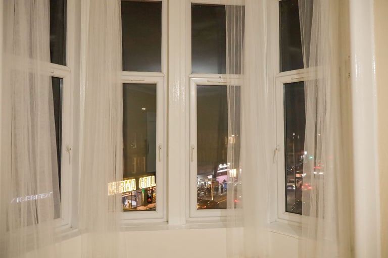 Newly Decorated 3-Bedroom Flat for Rent – Glasgow South Side