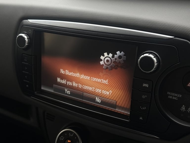 2016 Toyota Yaris Dual VVT-i Design Hatchback Petrol Manual