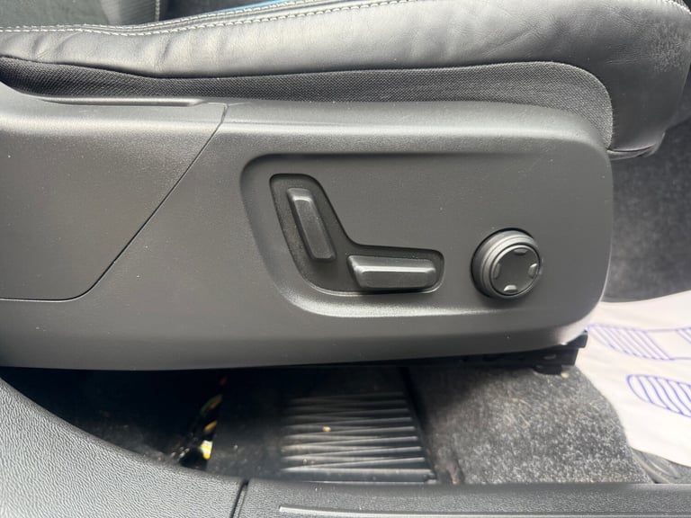 2020 Volvo XC40 2.0 T4 R DESIGN Pro 5dr Geartronic ESTATE Petrol Automatic