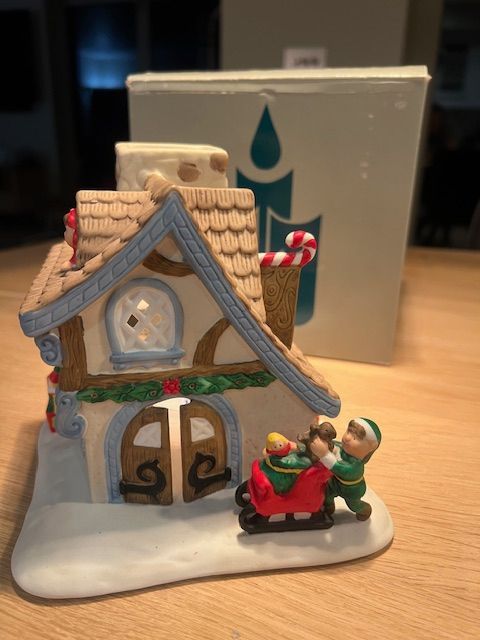 image for Vintage Partylite Santa's Workshop Tea Light Candle House P0269 Christmas Village