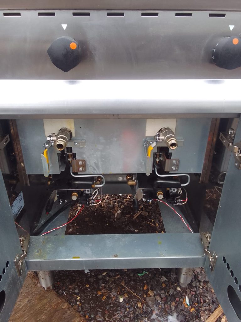 Commercial catering equipment Lincat gas fryer trailer restaurant kitchen items 