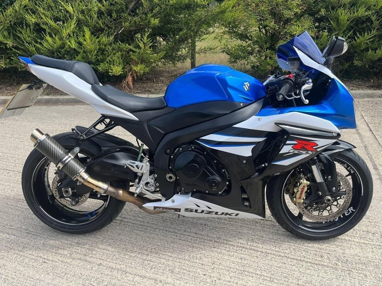 2014 14 SUZUKI GSXR 1000 L4 BLUE  WHITE SPORTS R1 GSXR1000 - LOW MILES CBR