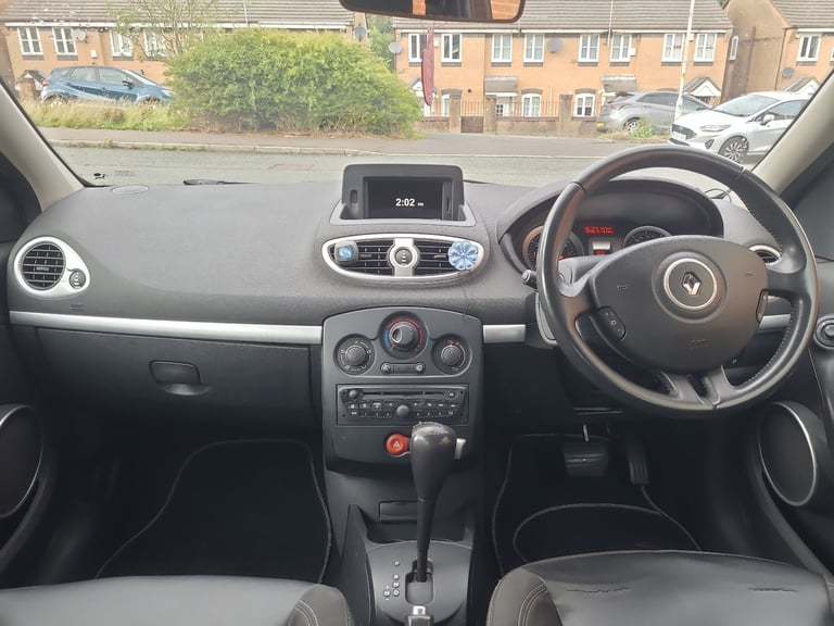 Renault, CLIO, Hatchback, 2011, Automatic, 1598 (cc), 3 doors