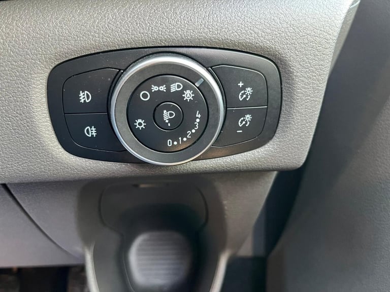 2022 Ford Transit Custom 2.0 300 EcoBlue Limited Crew Van Double Cab 5dr Diesel Manual L2 H1 Euro...