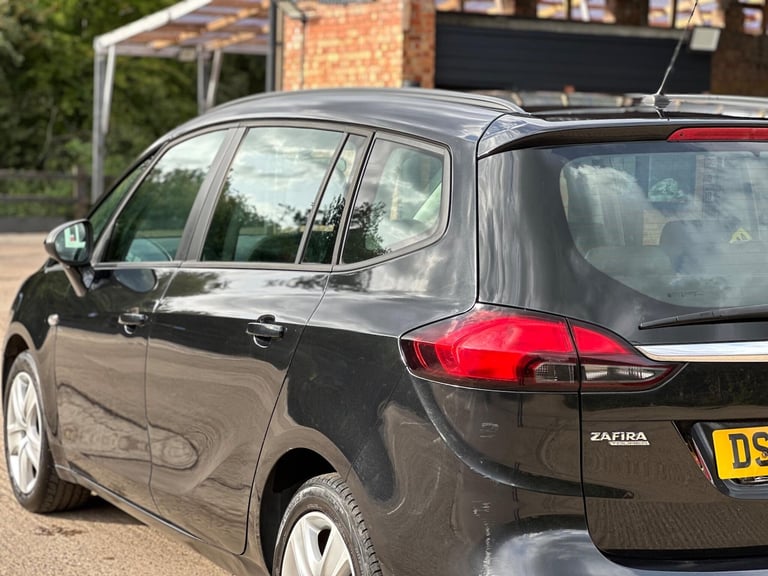 2013 Vauxhall Zafira Tourer 1.8 16V Exclusiv Euro 5 5dr Petrol