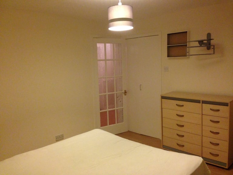 2 BED FLAT TO-LET, EDINBURGH
