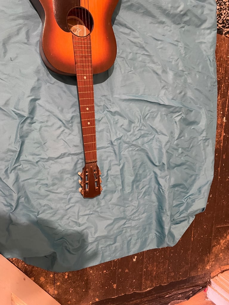 Vintage Acoustic guitar Kansas loud good sound 