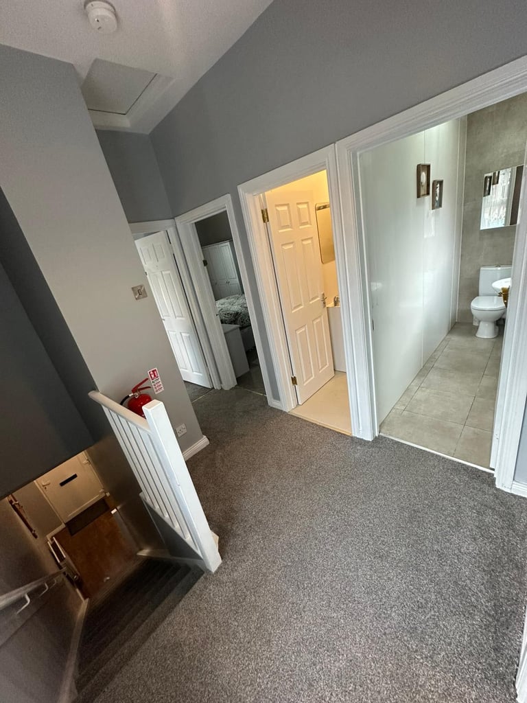 AVAILABLE IMMEDIATELY FURNISHED ROOMS DONEGAL ROAD