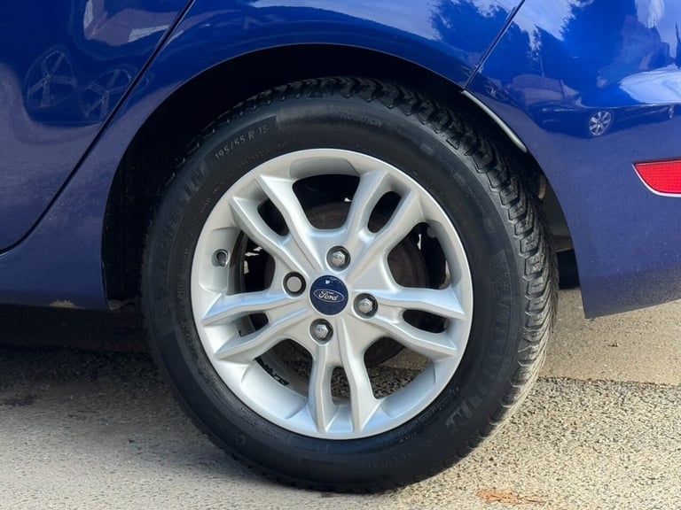 2015 Ford Fiesta 1.0T EcoBoost Zetec Hatchback 5dr Petrol Powershift Euro 6 (100 ps) Hatchback Pe...