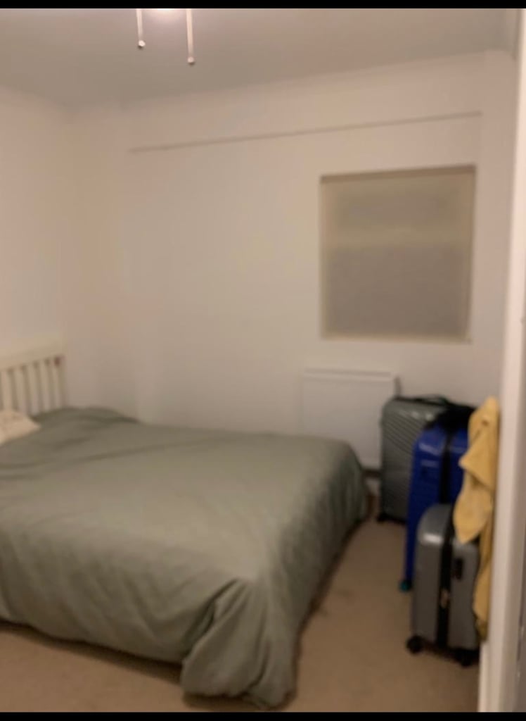 Rent for a double bedroom (Very close to King George and Queen’s Hospitals)