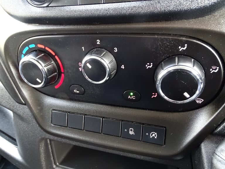 2021 Iveco Daily 2.3D HPI 14V 35S 3520 Panel Van 5dr Diesel Manual MWB High Roof Euro 6 (s/s Pane...