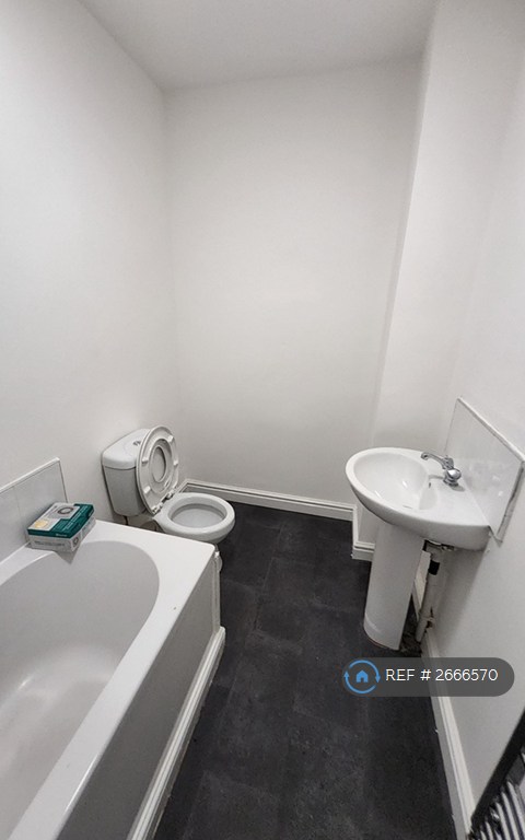 2 bedroom house in Regent Street, Nelson, BB9 (2 bed) (#2666570)
