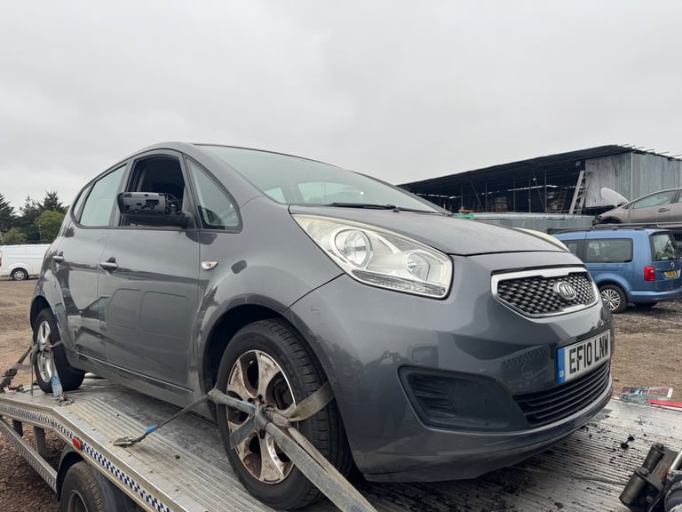 image for Kia Venga 1.6 automatic 2010 grey BREAKING FOR PARTS 
